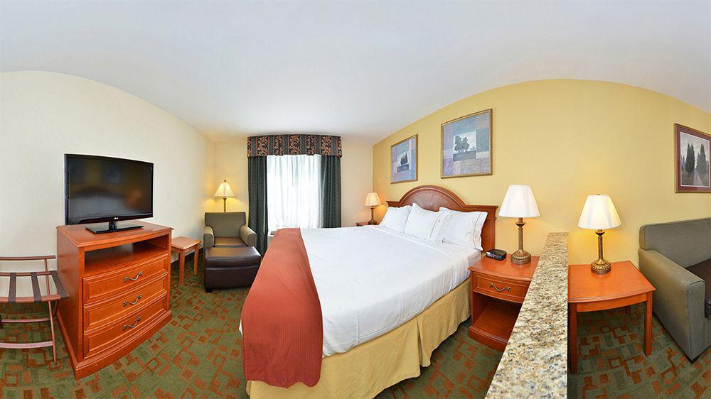 Holiday Inn Express Hotel & Suites Petersburg/Dinwiddie By Ihg Ngoại thất bức ảnh