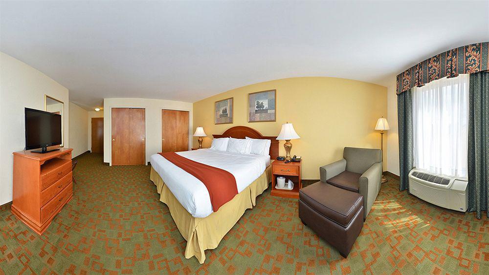Holiday Inn Express Hotel & Suites Petersburg/Dinwiddie By Ihg Ngoại thất bức ảnh