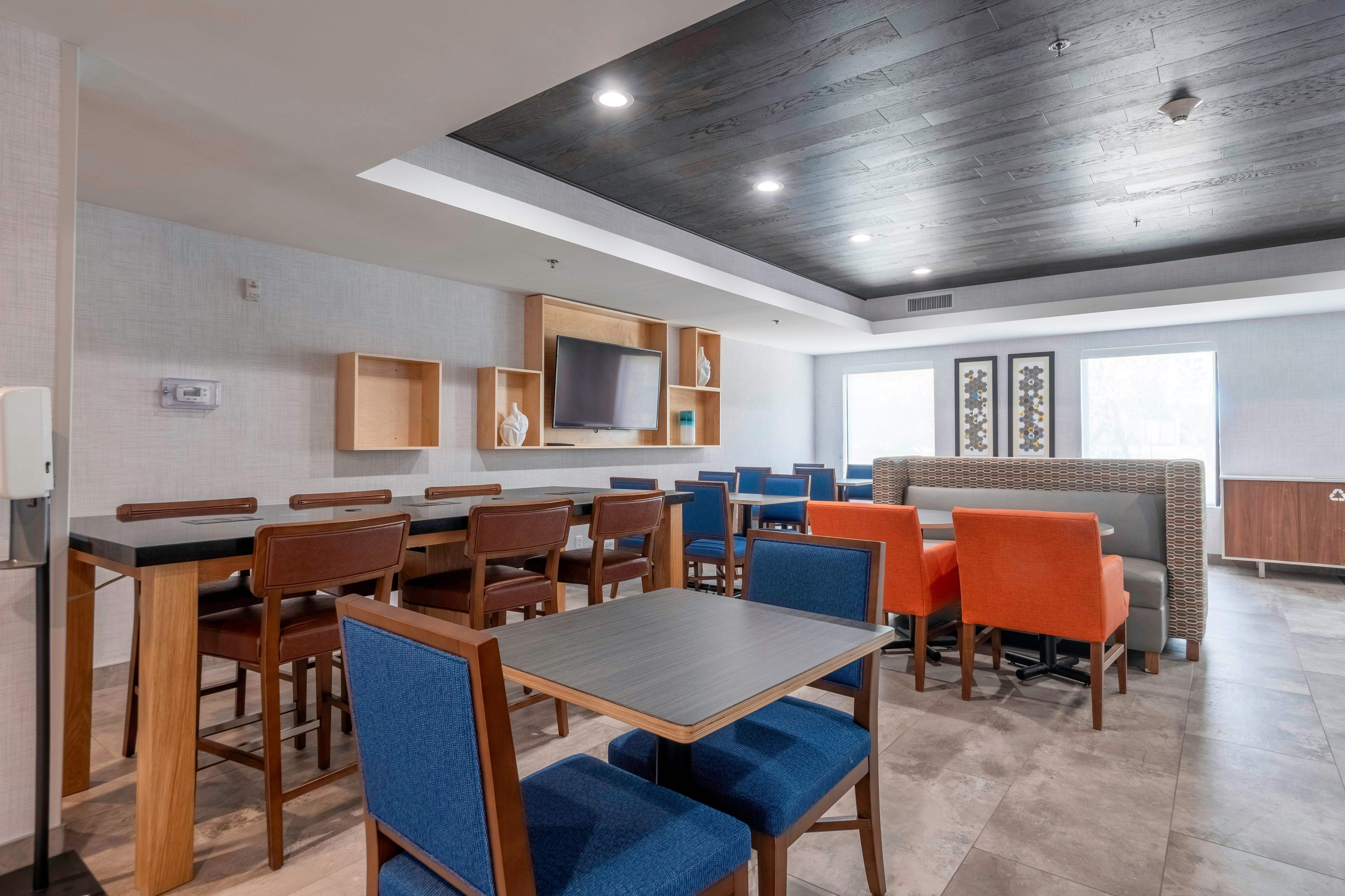 Holiday Inn Express Hotel & Suites Petersburg/Dinwiddie By Ihg Ngoại thất bức ảnh