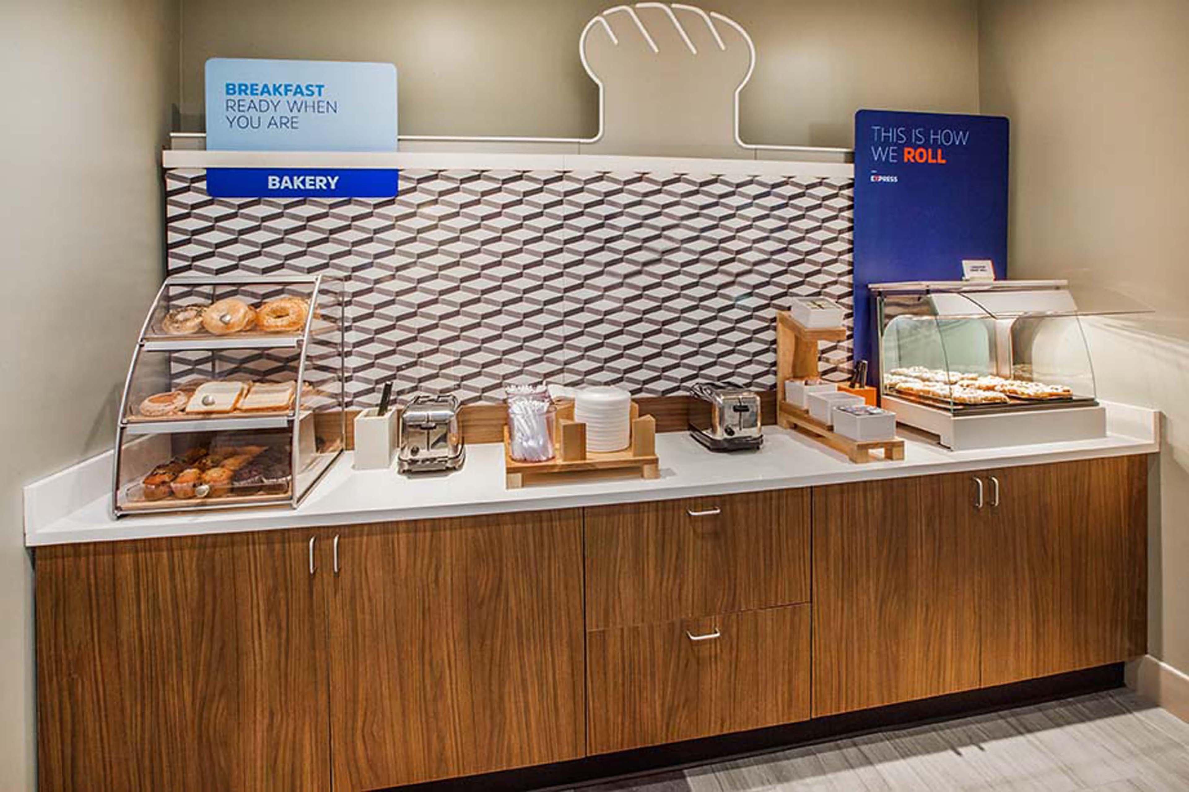 Holiday Inn Express Hotel & Suites Petersburg/Dinwiddie By Ihg Ngoại thất bức ảnh