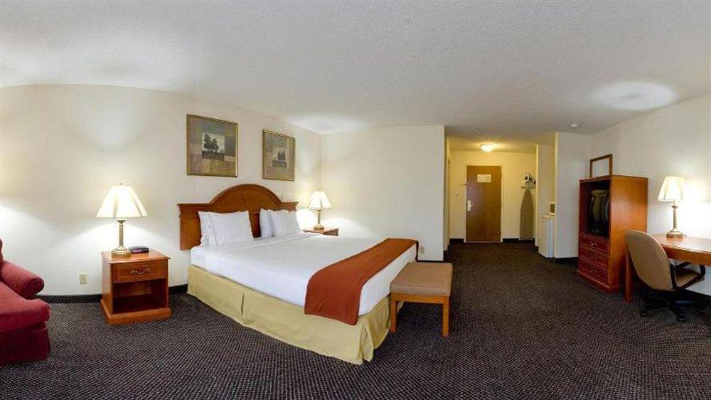 Holiday Inn Express Hotel & Suites Petersburg/Dinwiddie By Ihg Ngoại thất bức ảnh