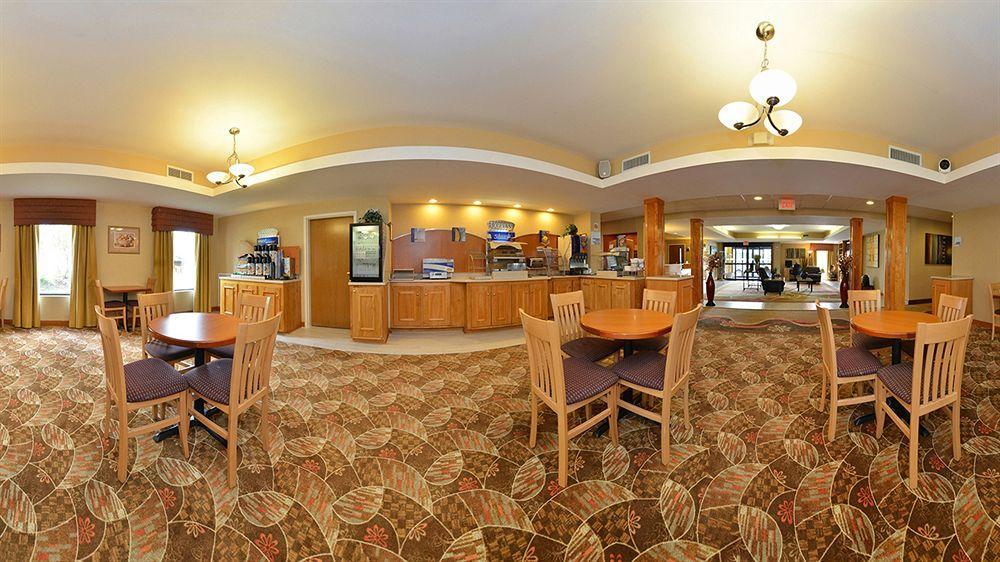 Holiday Inn Express Hotel & Suites Petersburg/Dinwiddie By Ihg Ngoại thất bức ảnh