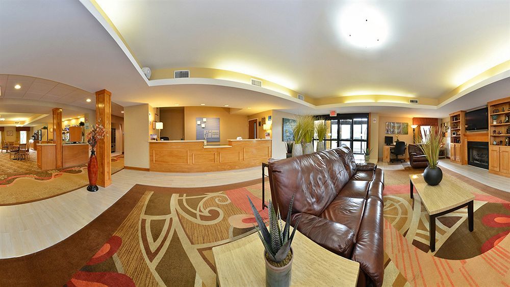 Holiday Inn Express Hotel & Suites Petersburg/Dinwiddie By Ihg Ngoại thất bức ảnh